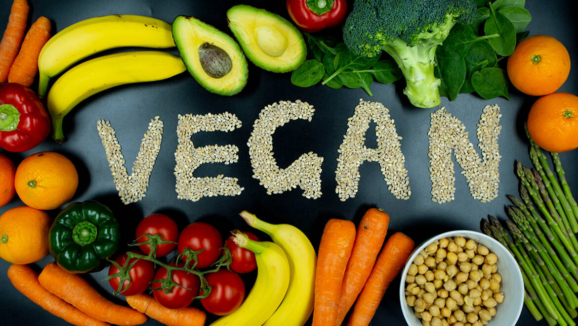 Kādus uztura bagātinātājus izmantot vegāniem un veģetāriešiem?